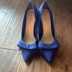 Just fab pumps with bow